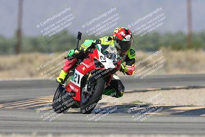 media/Oct-13-2025-Moto Forza (Mon) [[a66d839500]]/3-B Group/Session 3 (Turn 16)/